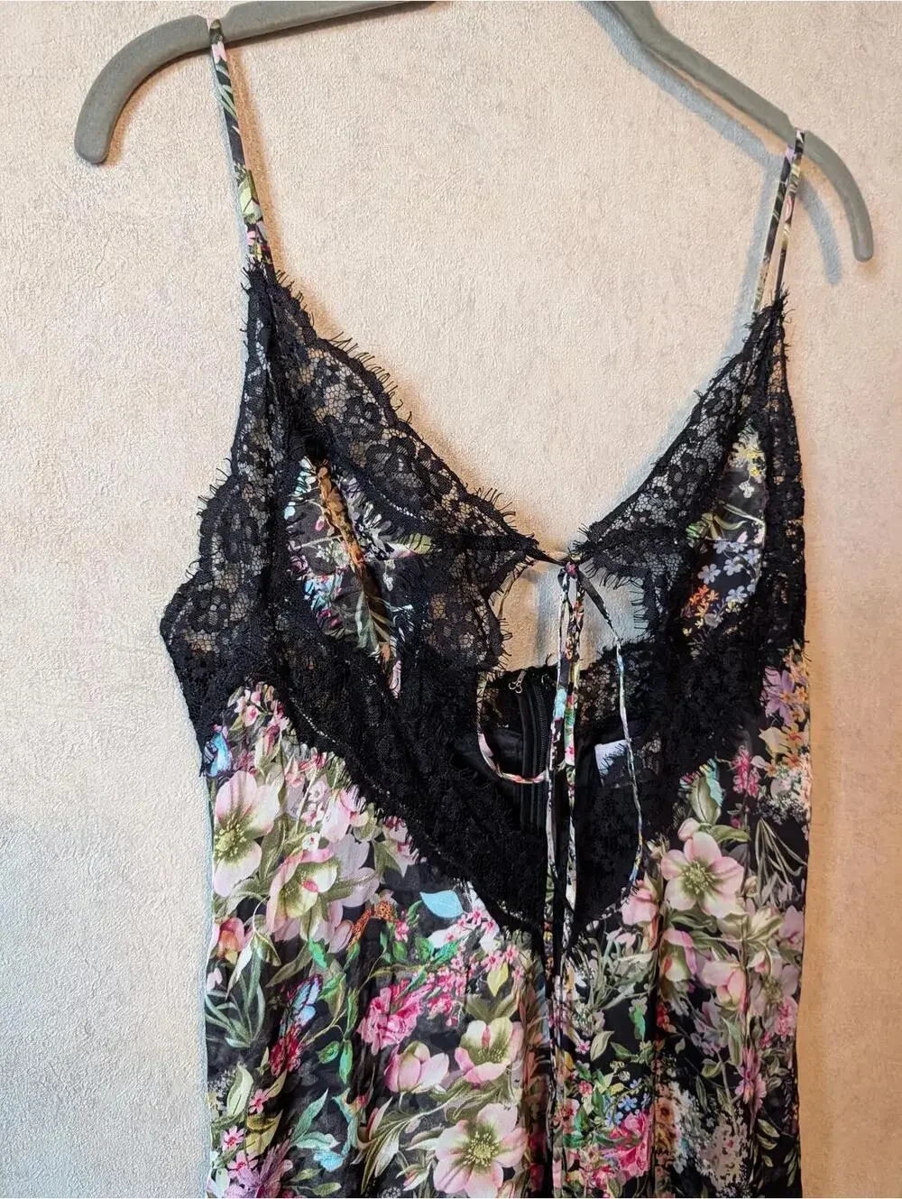 MISS CIRCLE Tehila black floral lace mini dress sz M - Picture 4 of 5
